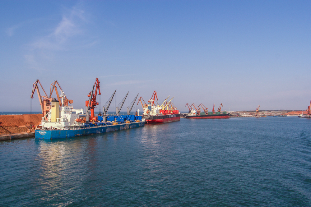 蓬莱港打开对俄板材贸易新局面