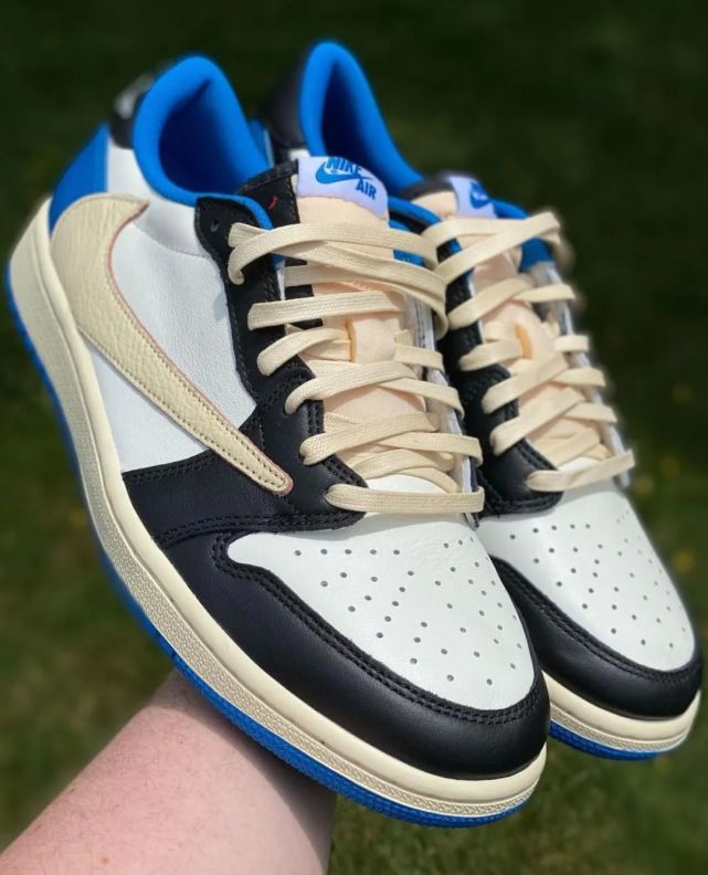 &quot|都别睡？老婆Kylie突然上脚AJ1＂闪电倒勾＂，随时突袭发售！抢到即赚到？