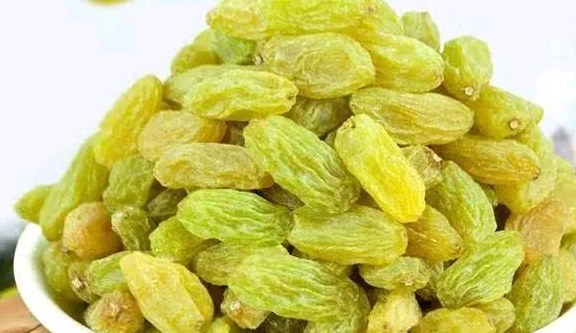 泡上|葡萄干泡水太厉害了，有这么神奇的作用，喝到就是赚到！
