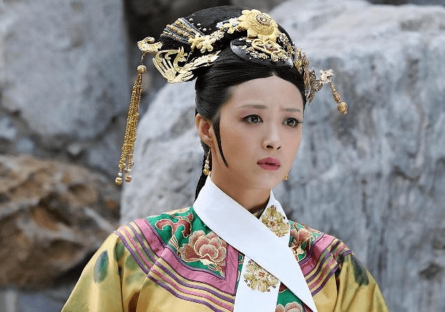 状态|瘦下去的蒋欣有多美？黄昏下利落短发显优雅，成文艺小清新美女