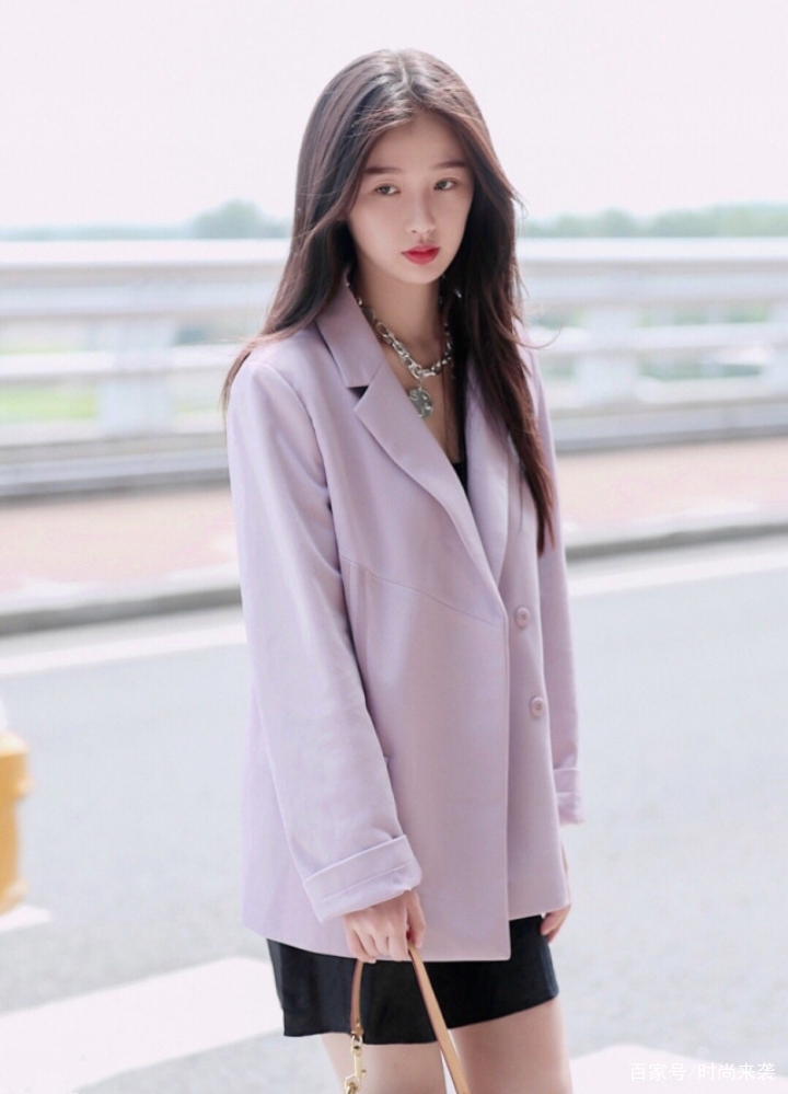 上海|虞书欣的夏日清爽装火了,打底裙配藕紫色西服,一股纯美扑面而来