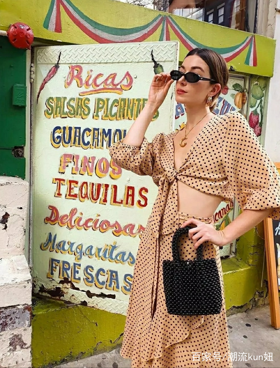 大气|女人要想优雅大气，这4款连衣裙，让你美一整个夏天，赶紧get