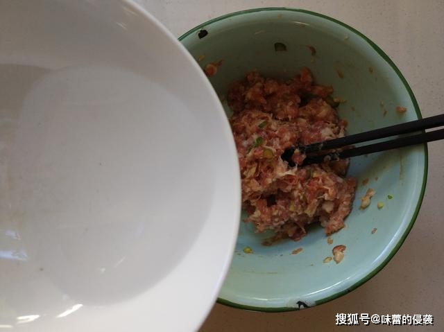 胡椒面|儿子点名要吃这早餐，简单快手，软乎喷香，每次都得吃上2大盘