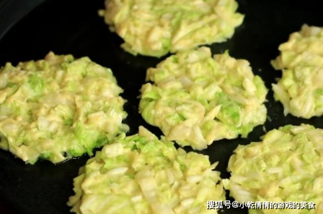 烧锅|这早餐煎饼是孩子最爱吃的，鲜嫩糯香还营养，2天吃不到都馋得慌