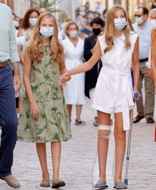 公主|西班牙公主真长高了好多，穿去年旧裙短了一截，气质都成熟不少