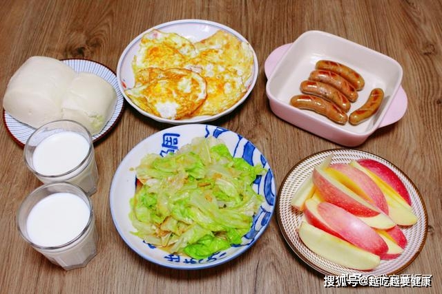 蔬菜|晒晒小两口的早餐,极简单,十分钟全完成,网友:这么吃营养全面