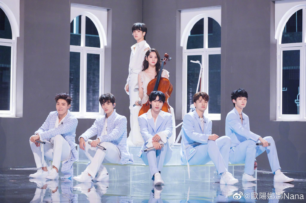 周震|欧阳娜娜又高调美一回,白色公主裙元气又甜美,网友:理想女友!