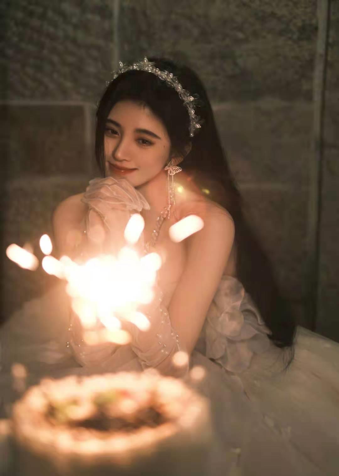美貌|鞠婧祎生日晒写真，简约赫本风本该高贵，却被万年不变桃花妆毁了