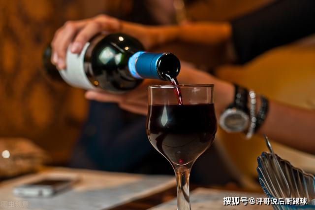 地区|商超卖20元一瓶的葡萄酒能喝吗？超市员工不小心说出了事情的真相