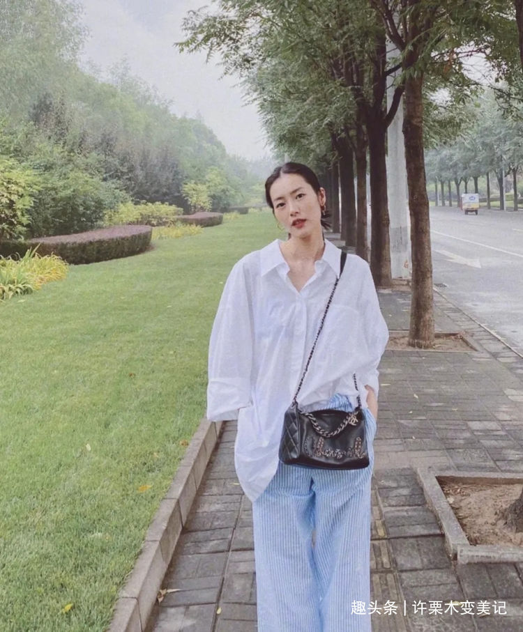 色调|上衣不一定要全塞进裤子里,今夏流行“遮腰身”,时髦优雅还显瘦