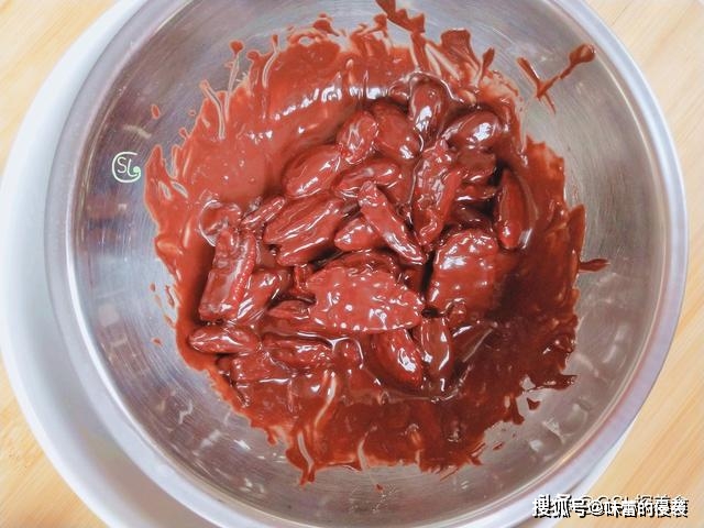 做法|两个蛋清,做出孩子爱吃的零食,酥脆可口,孩子一口一个吃不停