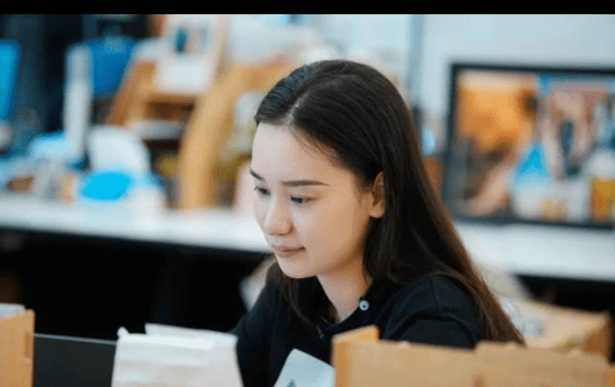 职场|“本以为娃上了幼儿园，我就能去找工作！”全职宝妈道出育儿心酸