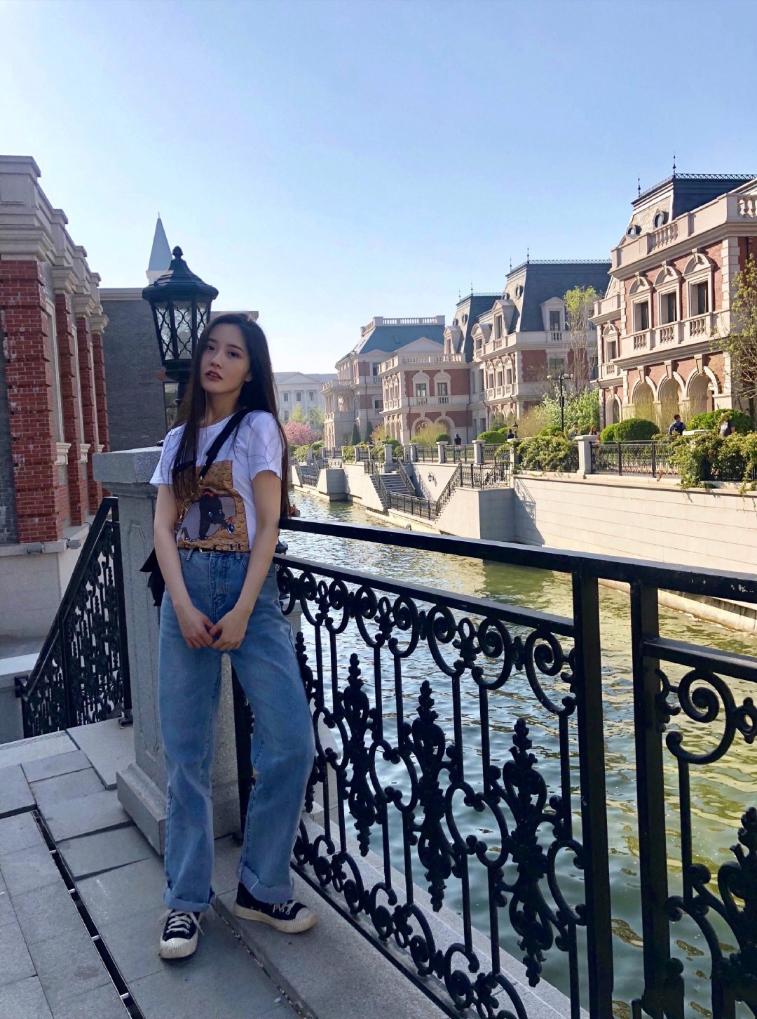 黑色|《少年派》王艺瑾真的好会穿,私服减龄又时髦,怪不得被杨幂赏识