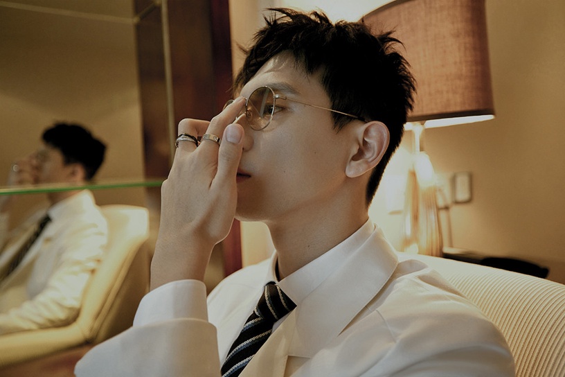 龚俊|10位男神白西装！李现帅上热搜，龚俊、杨洋化身「白马王子」根本言情小说男主