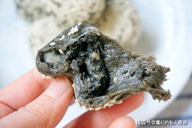美食|黑芝麻和山药做成小甜品，简单易学，每做一锅全家都吃不够