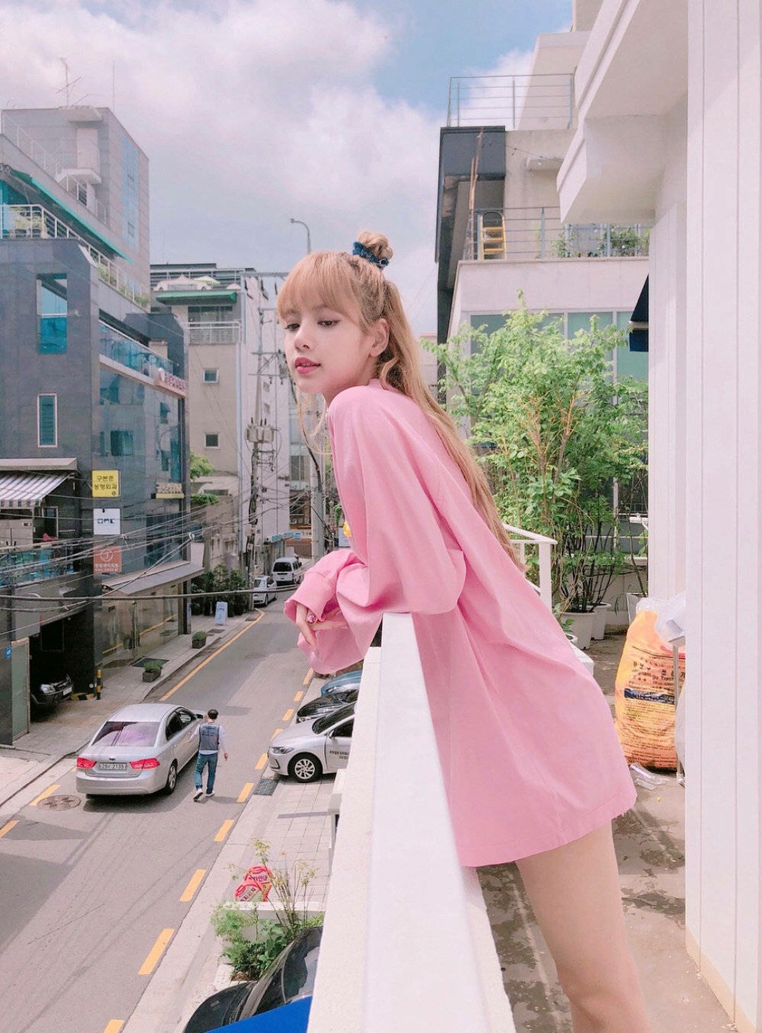 小个|“人间芭比”Lisa穿衣有技巧，学会这几点，155cm也可以有大长腿