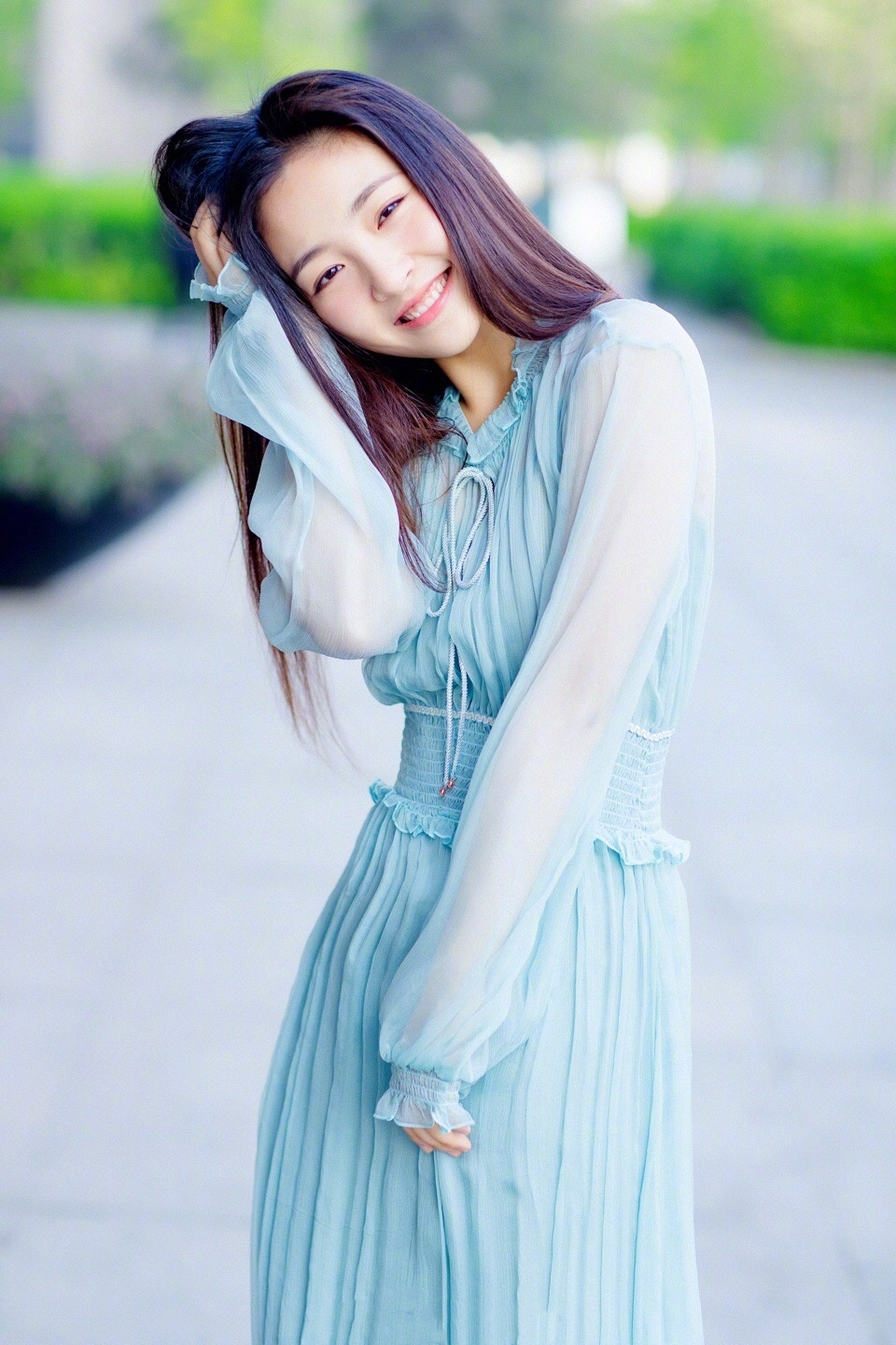二次元|吴倩不愧是“武大校花”，私服清新甜美宛如二次元少女，太美了