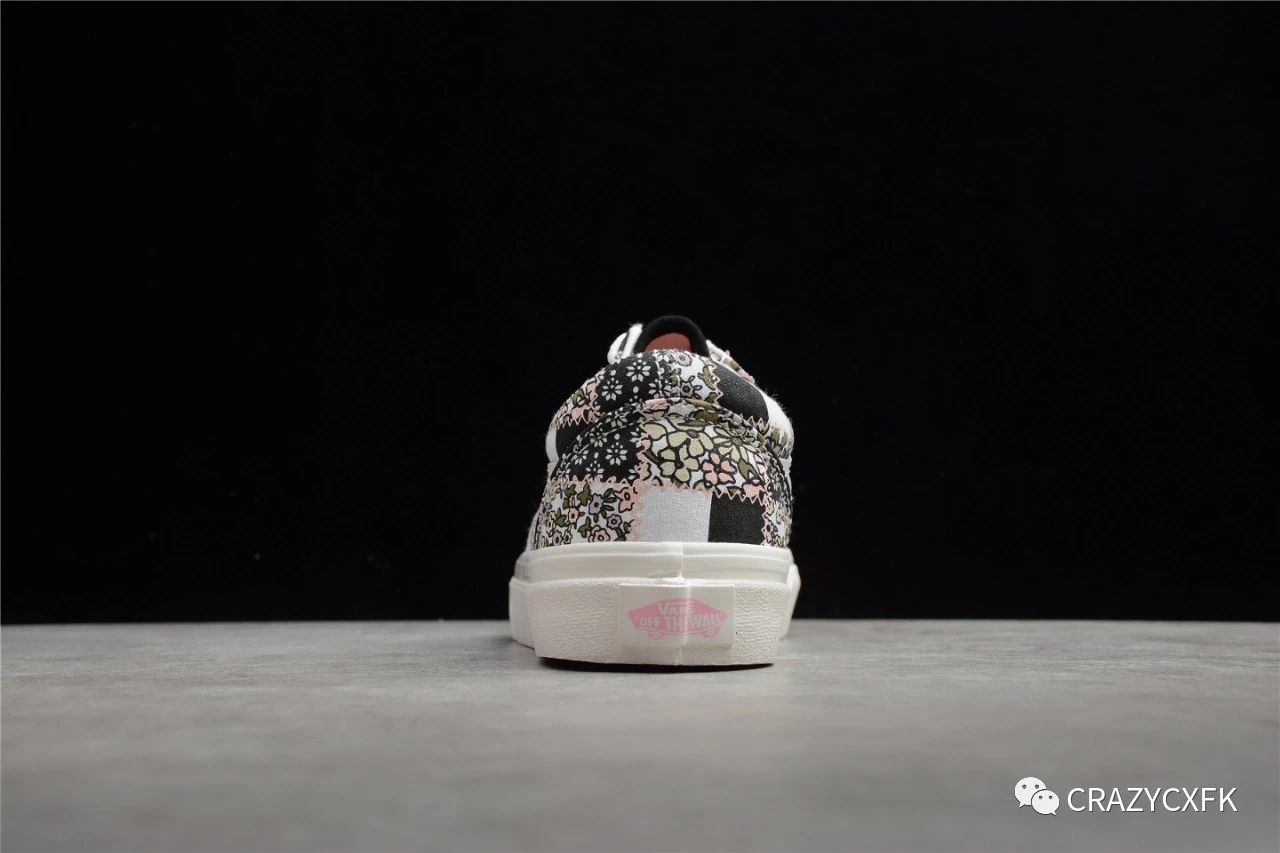 色调|万斯小碎花 Vans Classic Slip-on 黑白粉拼接一脚蹬帆布鞋
