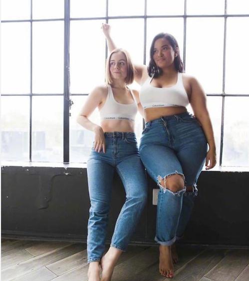 颜色|贾玲穿“超大码”粉色连衣裙，胖胖女孩这样穿，大方得体惹人怜爱