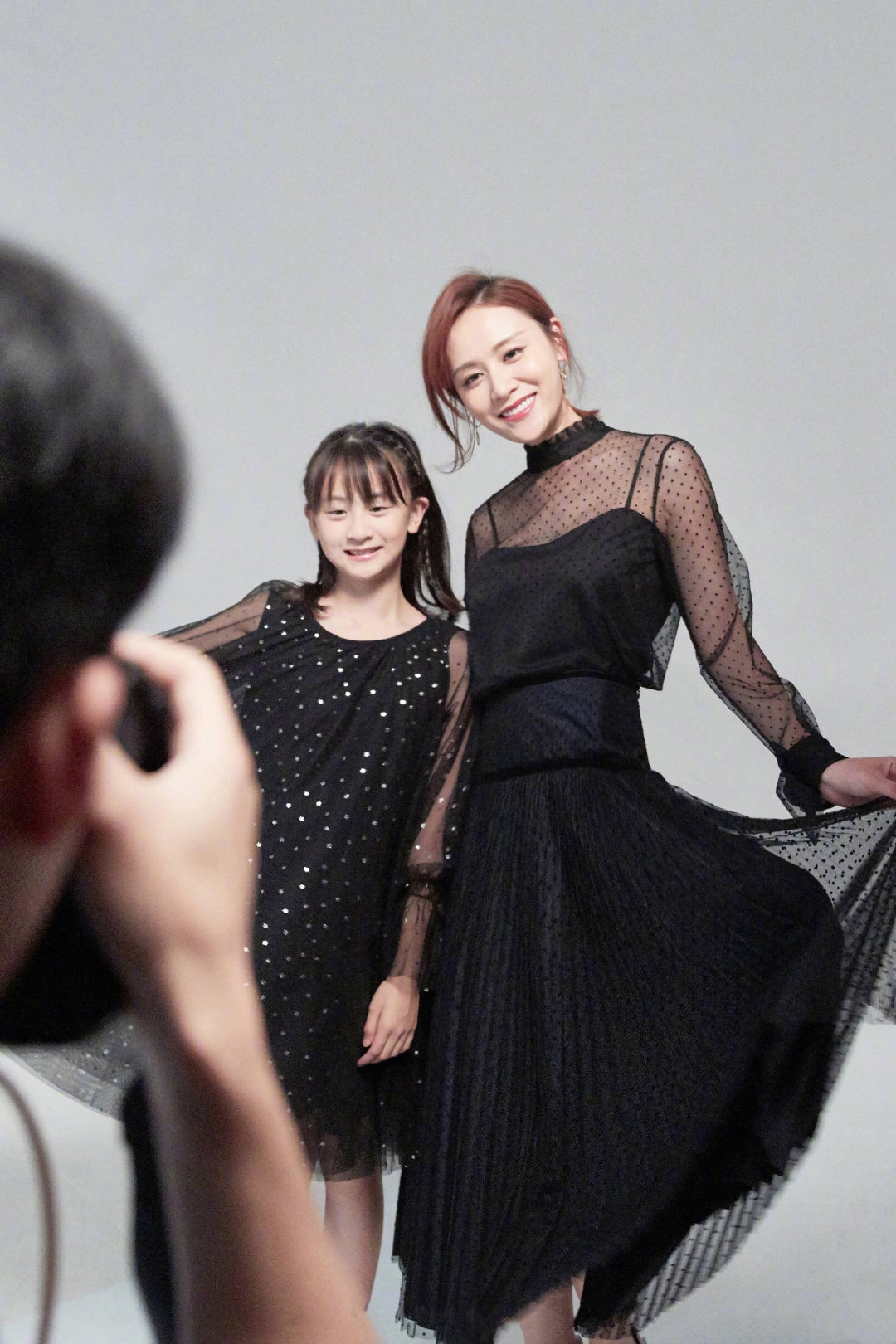 辣妈|儿童节，学下这几位明星辣妈，与女儿穿上美美的“亲子装”出游