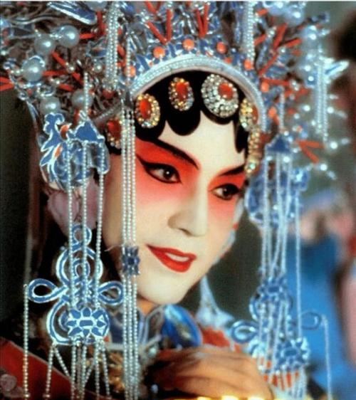 宋丽玲|男明星扮女装？以假乱真的5位，最后一位可以封神