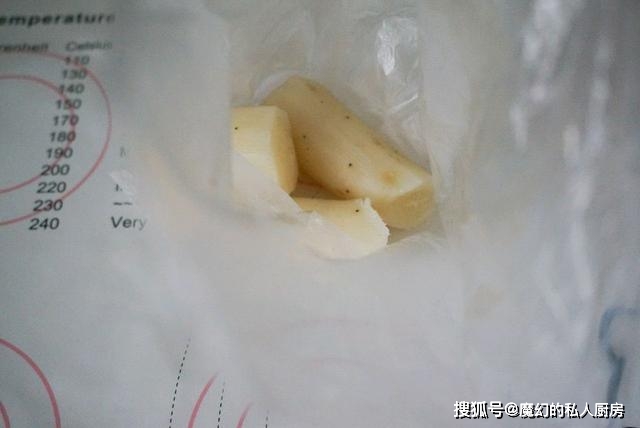 美食|黑芝麻和山药做成小甜品，简单易学，每做一锅全家都吃不够