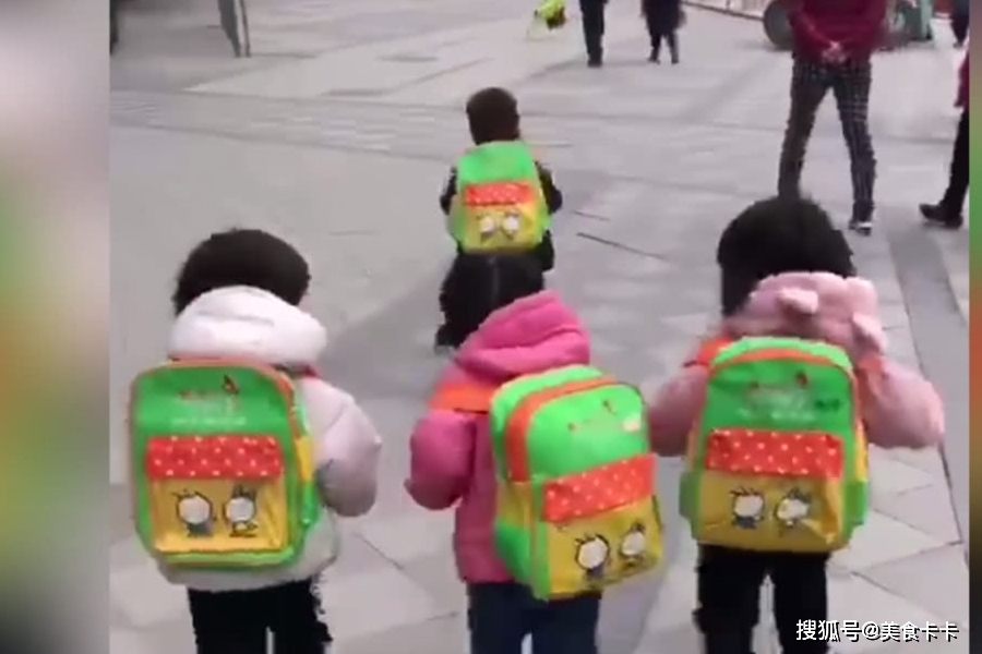 巅峰|妈妈接幼儿园的儿子放学，无意中看到如此画面，网友：此刻即巅峰