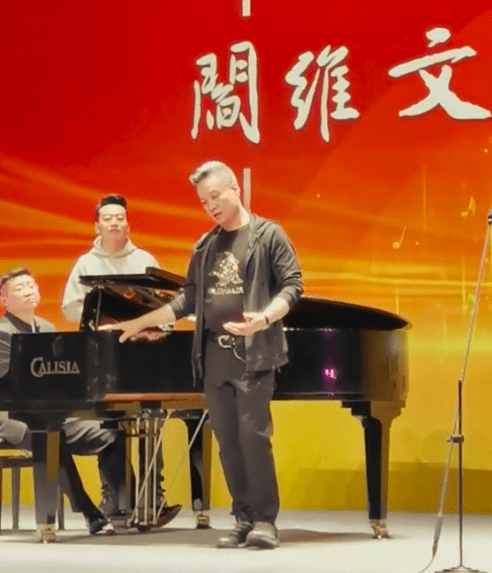陈道明失礼了?手插兜与老前辈讲话显随意