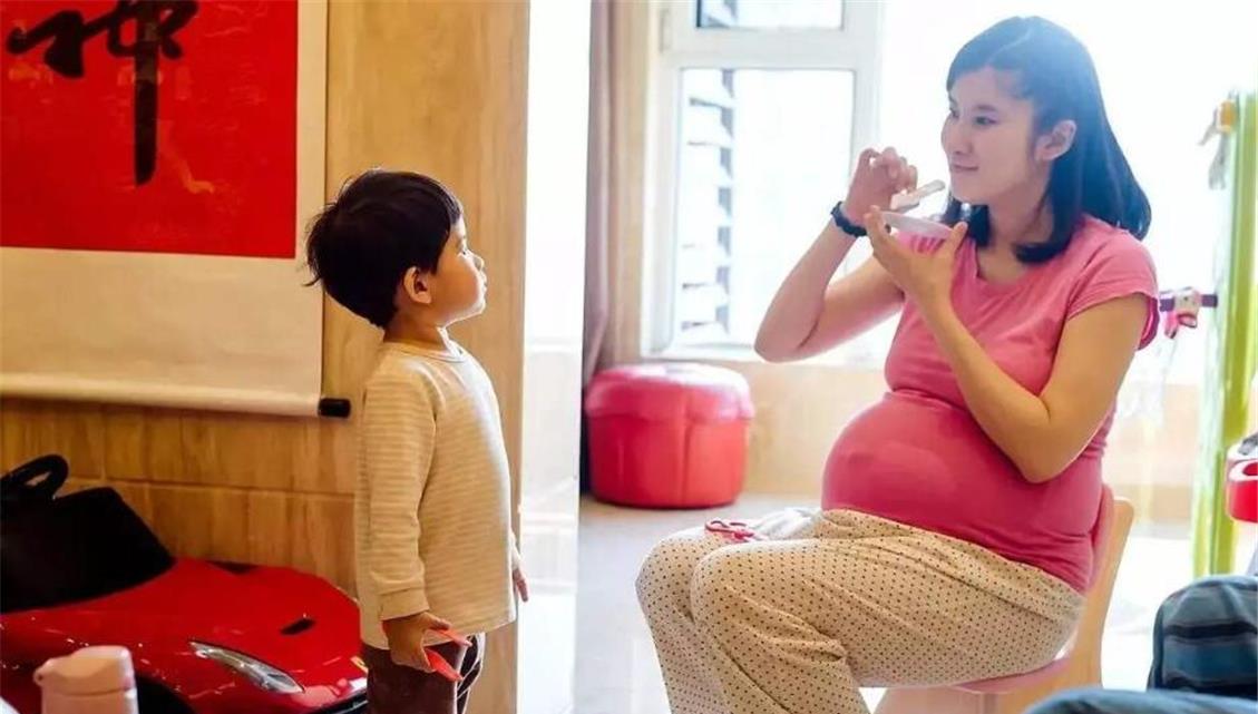 作文|“弟弟一哭，我就忐忑不安”女孩的一篇作文，揭开二胎家庭的伤疤