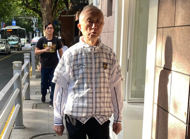 上海街|论老年穿搭，就服上海街头的爷爷奶奶，这气质丝毫不输国际超模