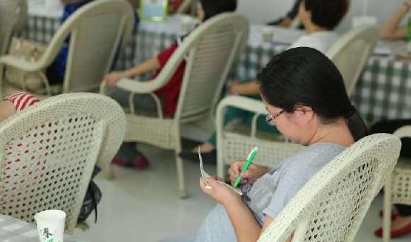 月子|坐月子绑束缚带有效果吗？看宝妈的亲身经历，绑不绑还是有差别的