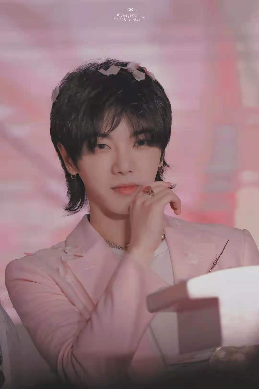 美貌|从漫画里走出来的“撕漫男”华晨宇