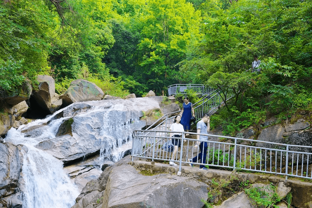 新县九龙潭 夏日避暑圣地