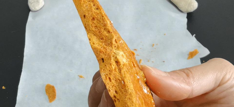 做法|过年用2种食材,做道小时候常吃的“零食”香甜酥脆,孩子抢着吃