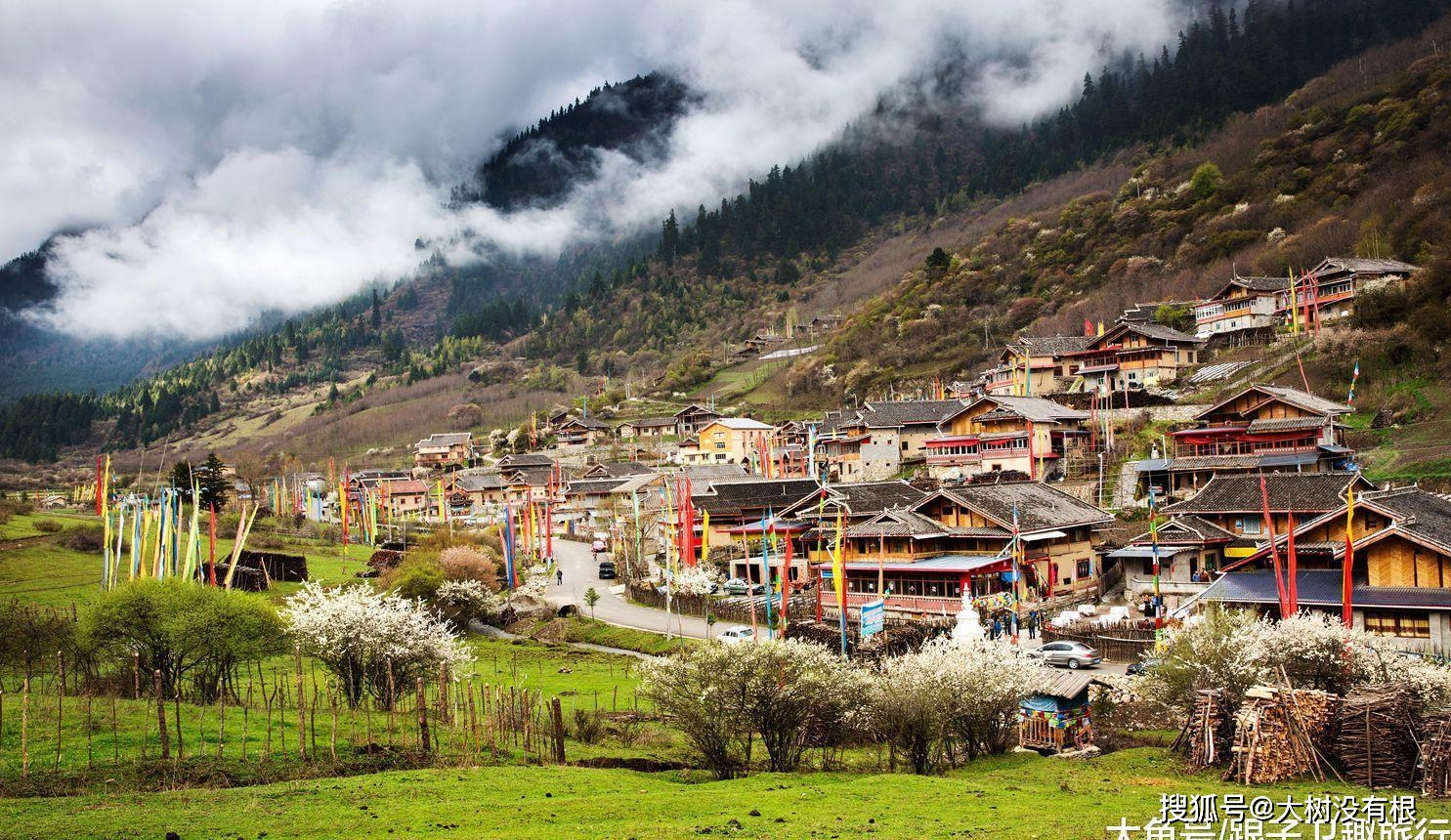 原创四川这个县是藏族财神的故里,犹如误落凡间的天空之城,美得真实