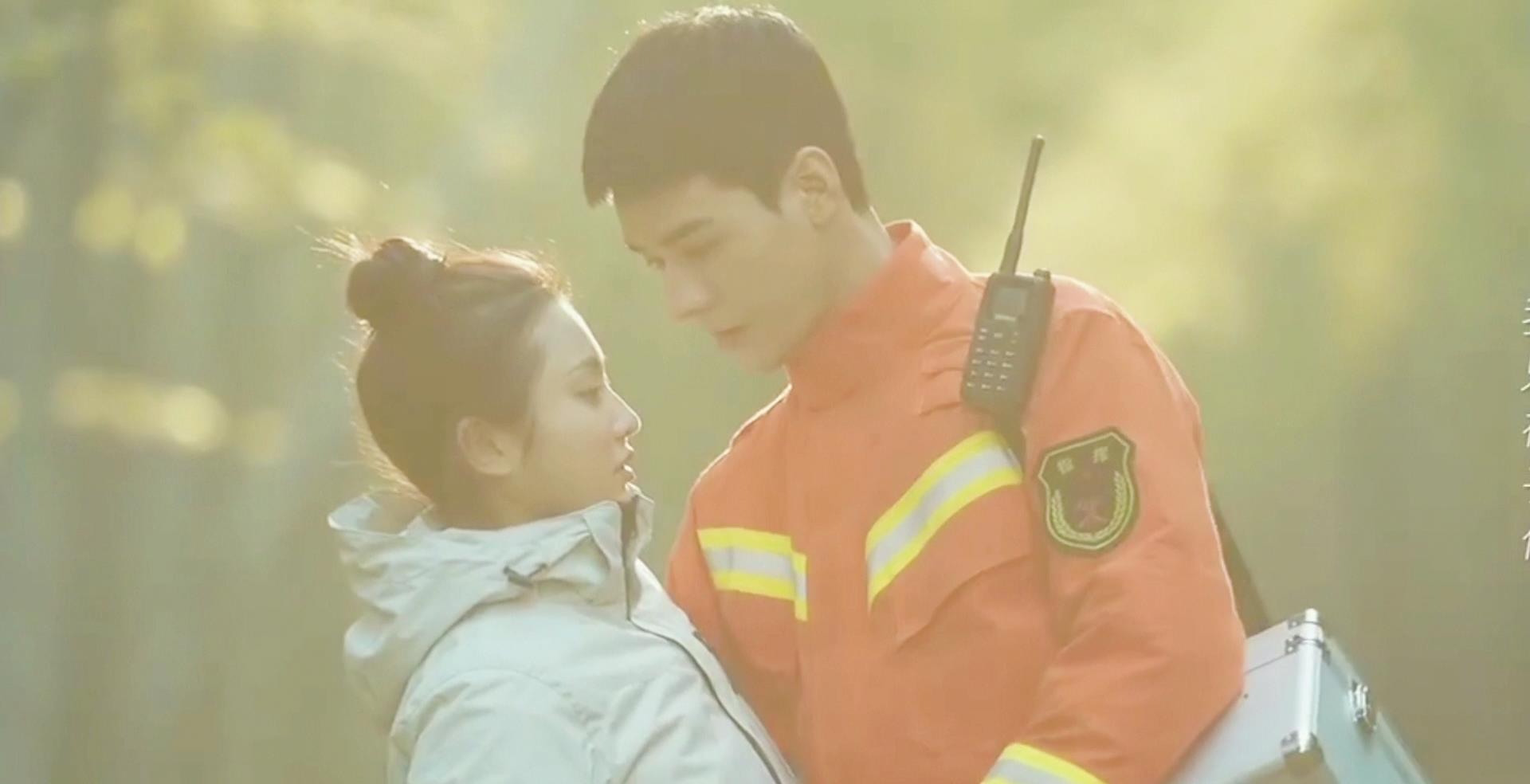 演技|《你好火焰蓝》成为七月爆款剧,其实并不是偶然而是靠实力