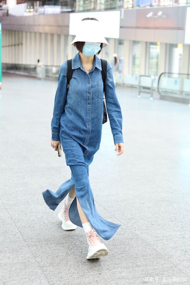 身材|鲁豫太不会挑衣服了，选的裙子又长又肥，显头大还有肚子