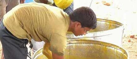 传统|吃了20年的小零食,今天才知道是印度生产的,看完制作过程:想吐