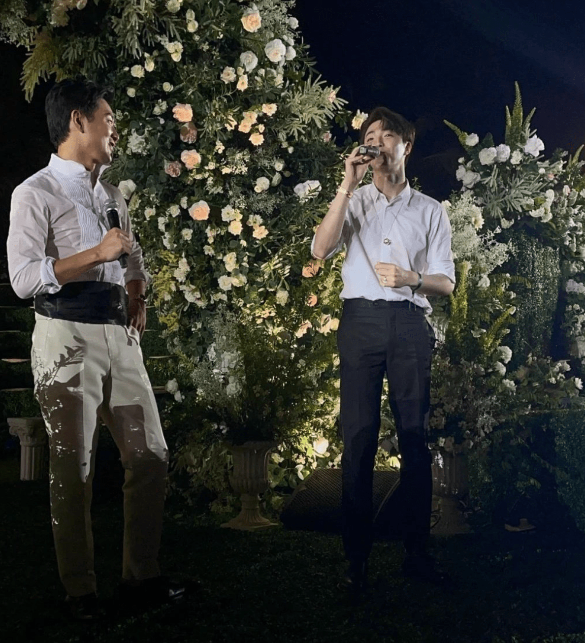 辽宁民间艺术团团长张小伟儿子大婚,赵家班集体出动,本山送祝福