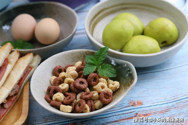 小孩|早上不偷懒，少睡20分钟给孩子做早餐，丰盛可口，馋哭隔壁小孩