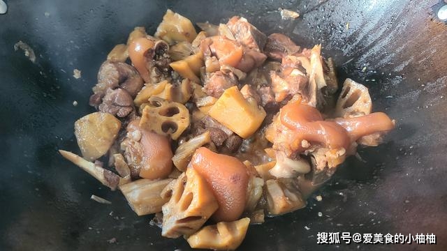 猪脚怎么做好吃又简单家常菜 6ee9eff54bbf43709c8cf711e1450cfa.jpeg