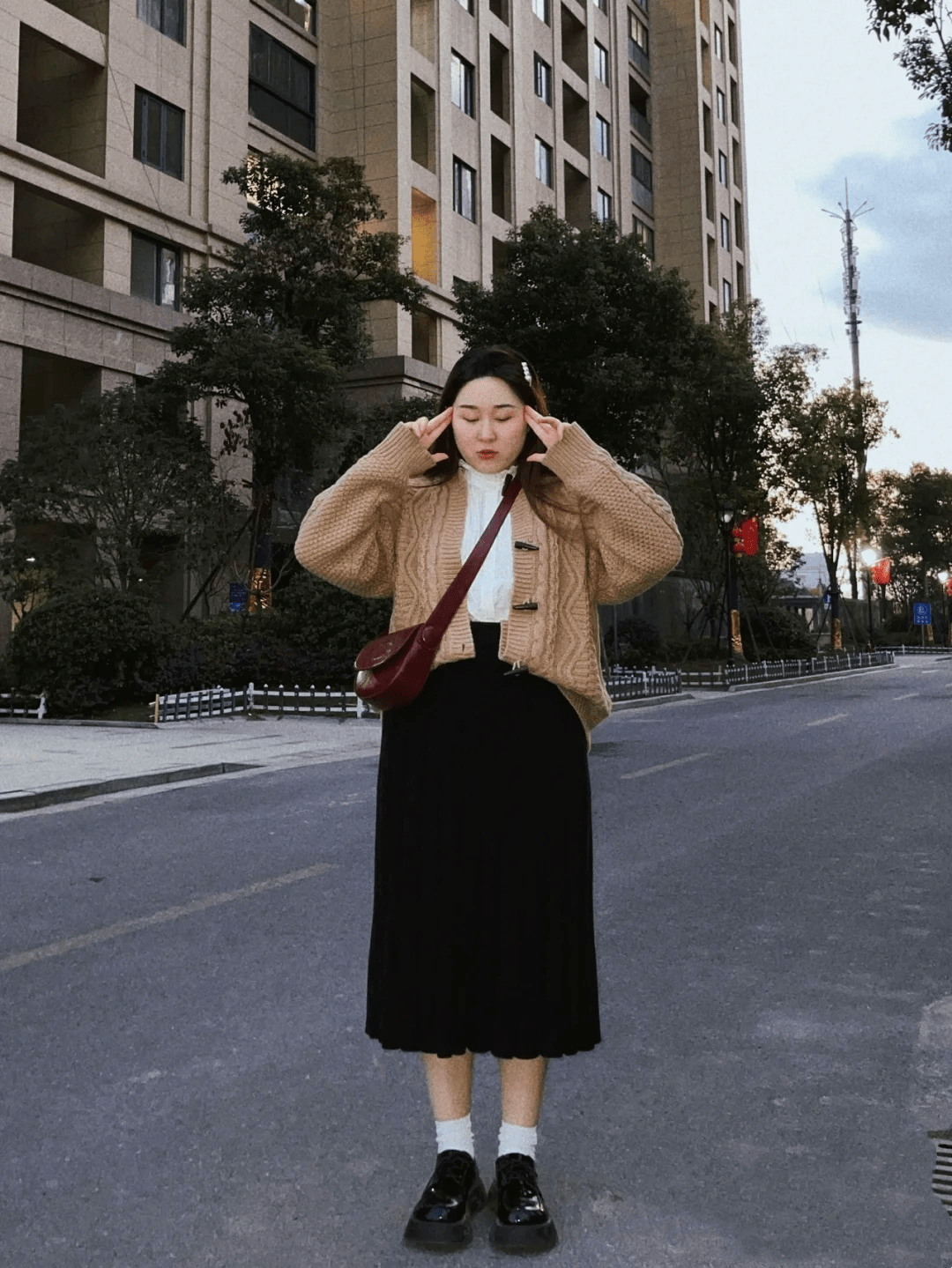 女生|适合微胖妹子的“裙装”穿搭：搭配这3件服装，打造迷人少女感