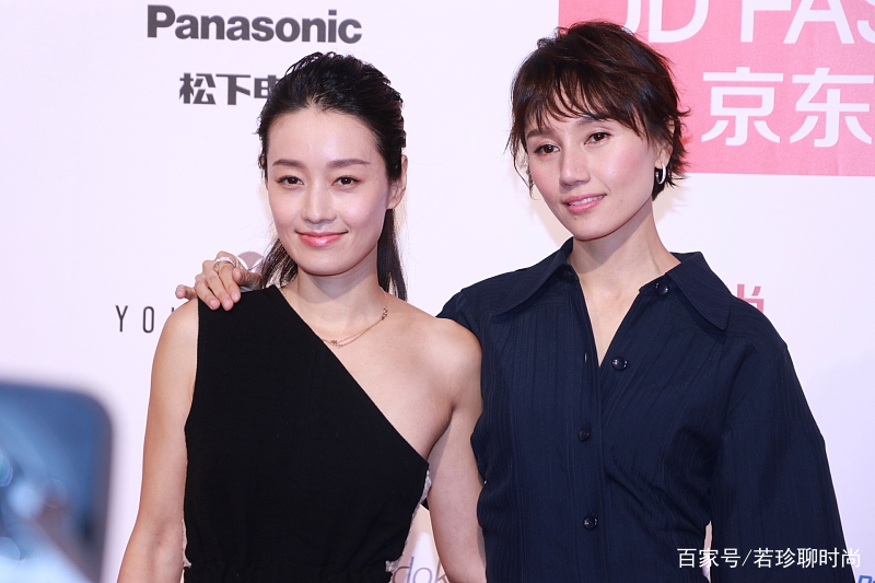 马伊琍|袁泉真的好有气质，穿的休闲气势也很强，不输穿礼服的马伊琍