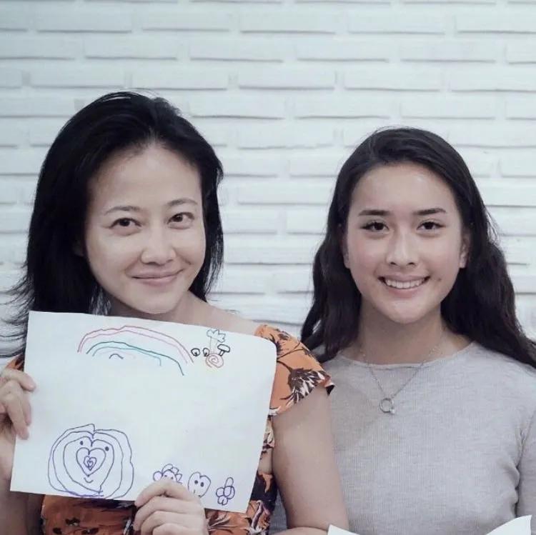 北影|撞脸天宝的北影第一美，颜值吊打室友宋祖儿，侧脸却一言难尽…