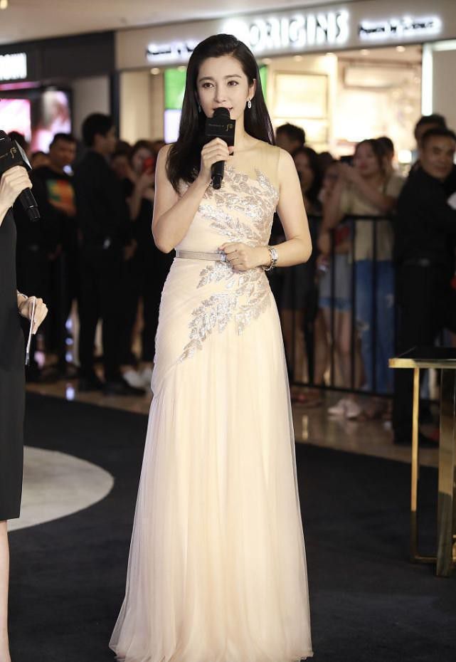 李冰冰|李冰冰气势十足有国际范