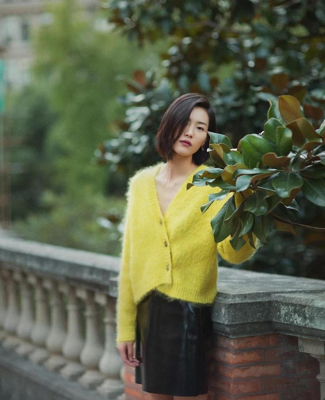 女生|见过世面的女人,穿奶奶衫都不配打底裤,看看刘雯、何穗就知道了