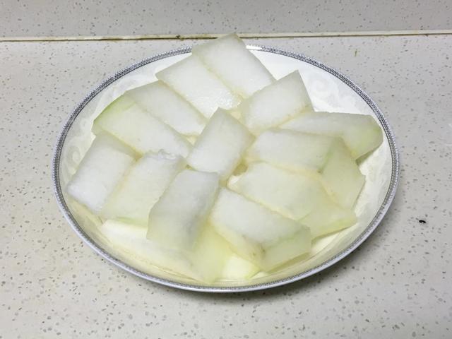 西瓜是低热量还是高热量 2b008f223a5d4392a3816b9a9455ef8d.jpeg