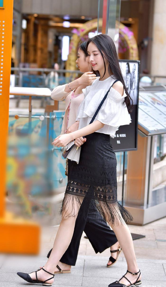 加点|爱美的女生就是会穿，裙子加点“流苏”才好看，飘逸又雅致