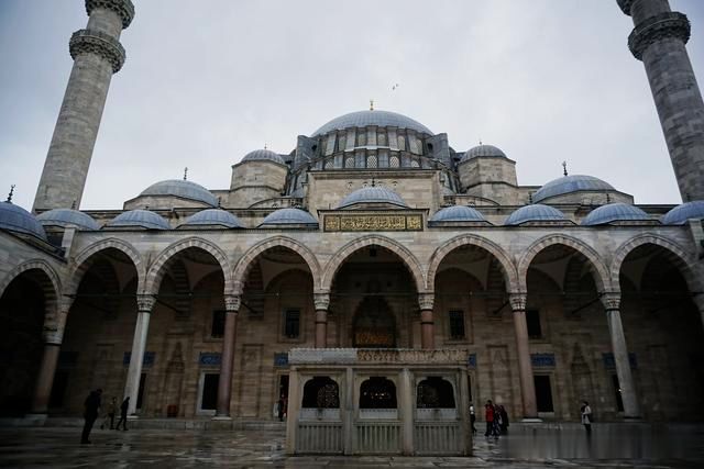 奥斯曼帝国鼎盛时期著名建筑的巅峰之作——苏莱曼尼耶清真寺