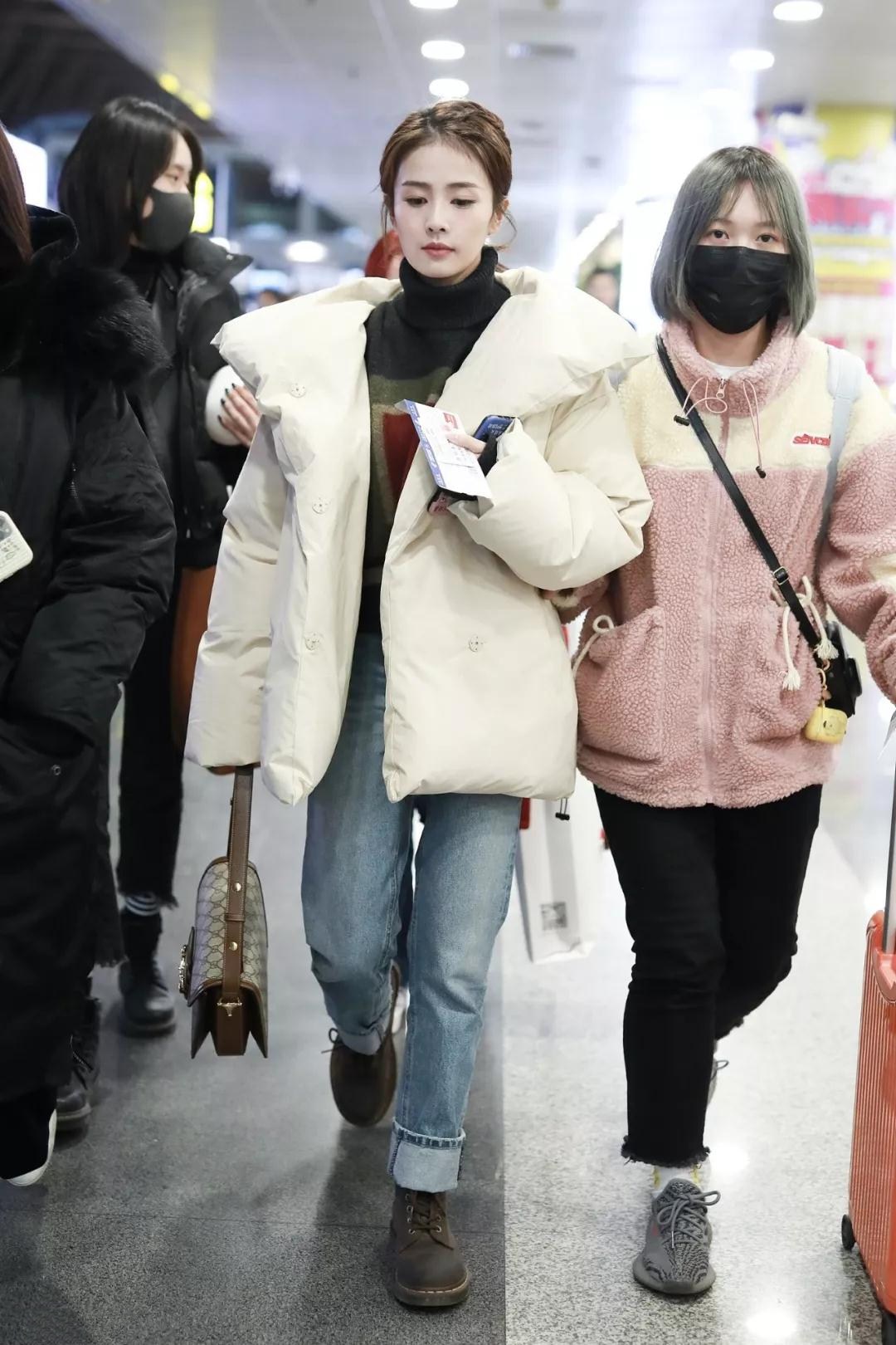 显得|“羽绒服+打底裤”已经退圈了，现流行这样穿，杨幂、倪妮都上瘾